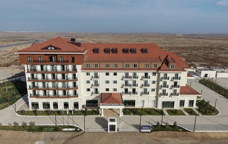 "Hilton Garden Inn Agdam" hotelində müxtəlif siniflərə aid ümumilikdə 127 otaq var