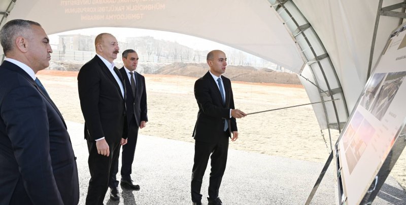 İlham Əliyev Xankəndidə Qarabağ Universitetinin Mühəndislik fakültəsinin binasının təməlini qoyub -