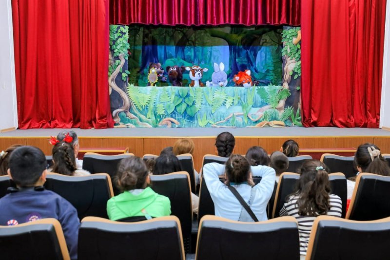 Naxçıvan Dövlət Kukla Teatrında ilk dəfə əlcək üslubunda tamaşa nümayiş olunub -