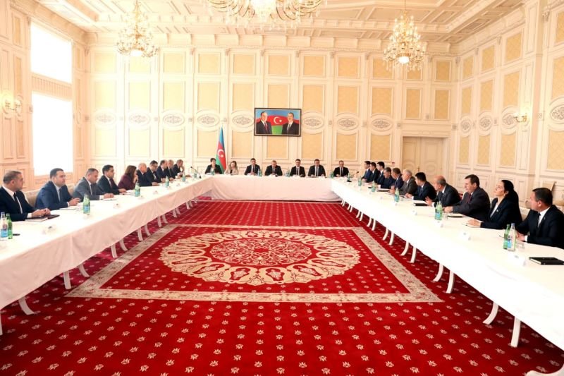 “Naxçıvan Muxtar Respublikasının 2026-cı il büdcəsi haqqında” qanun layihəsi Ali Məclis komitələrinin birgə  iclasında müzakirə edilib -