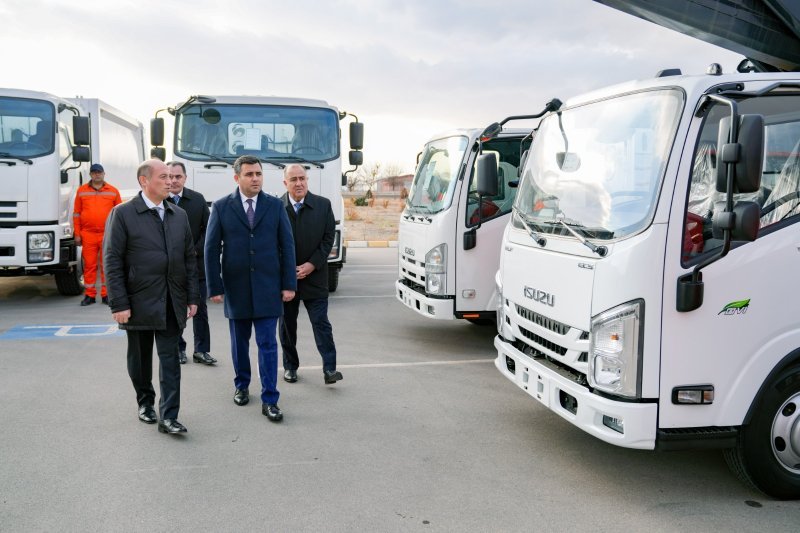 Naxçıvanda icra hakimiyyətlərinə yeni kommunal təyinatlı texnikalar verilib -