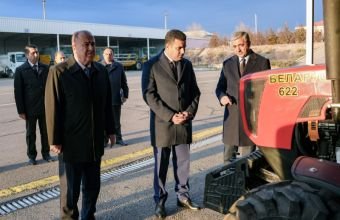 Naxçıvanda yeni kənd təsərrüfatı texnikalarına baxış keçirilib -