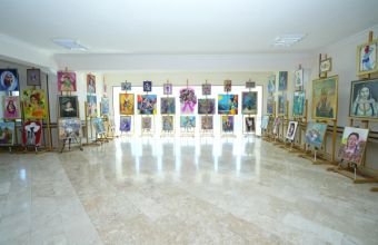 NDU-nun rənglərin ahəngindəki Təsviri incəsənət kafedrası