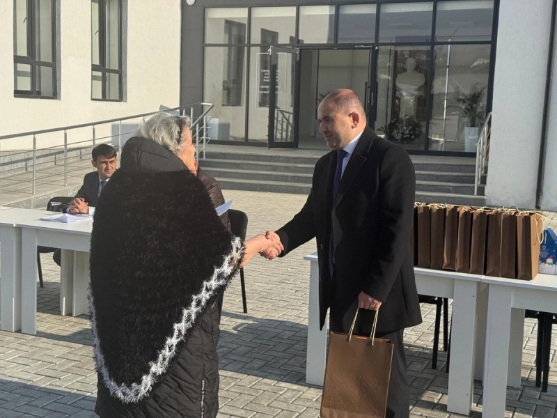 Növbəti köç karvanı Horovlu kəndinə çatıb, açarlar təqdim olunub -