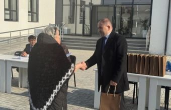 Növbəti köç karvanı Horovlu kəndinə çatıb, açarlar təqdim olunub -