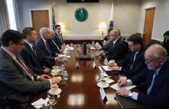 Pərviz Şahbazov Kris Rayt ilə görüşüb