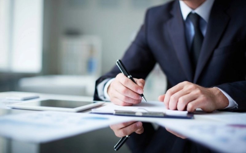 Bu gündən "Xüsusi icra məmurları haqqında" qanun qüvvəyə minir