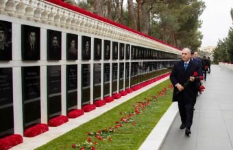 DTX-nin əməkdaşları Şəhidlər xiyabanını ziyarət ediblər -