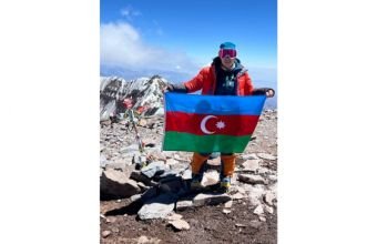 FHN-in əməkdaşı Akonkaqua zirvəsini fəth edib