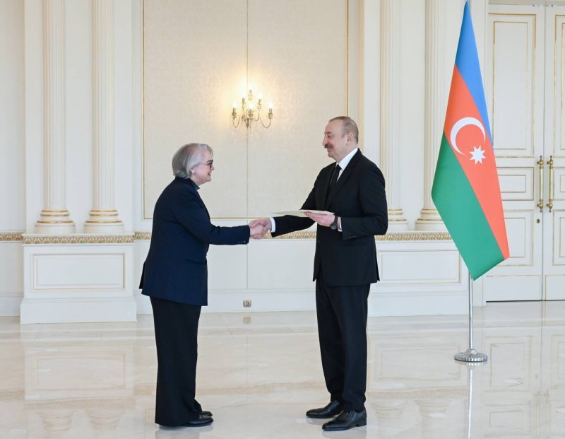 İlham Əliyev Avstraliyanın Azərbaycandakı yeni səfirinin etimadnaməsini qəbul edib -