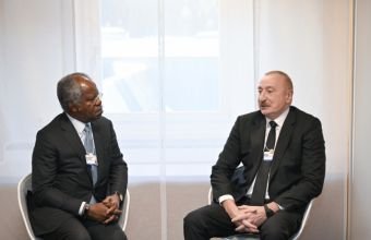 İlham Əliyev Davosda "BlackRock" və "Global Infrastructure Partners"in rəsmiləri ilə görüşüb -