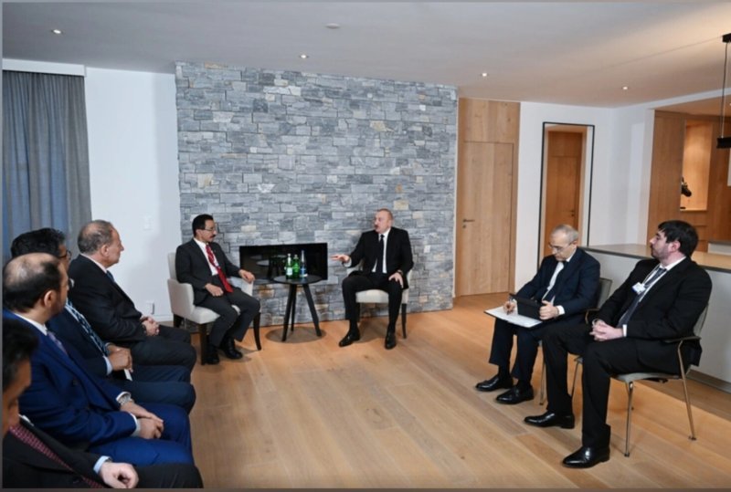 İlham Əliyev Davosda "DP World" şirkətlər qrupunun sədri və icraçı direktoru ilə görüşüb