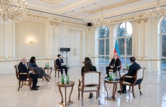 İlham Əliyev: Kəlbəcər dağlarından elektrik xətlərinin çəkilməsi təkcə texniki yox, həm də qəhrəmanlıq nümunəsidir