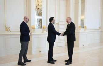 İlham Əliyev "Zayed İnsan Qardaşlığı Mükafatı" ilə bağlı nümayəndə heyətini qəbul edib -