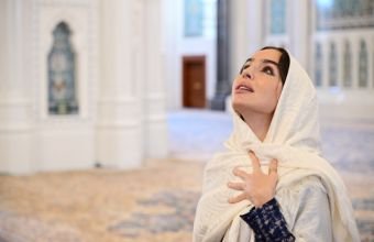 Leyla Əliyeva Maskatda Sultan Qabus Böyük Məscidini ziyarət edib