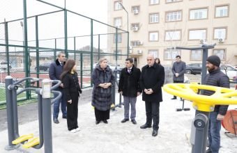 Məcid Seyidov Culfada “Sağlam məhəllə” idman zonasında görülmüş işlərlə tanış olub -