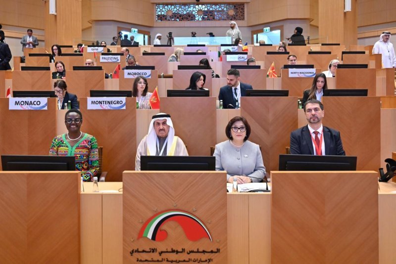 Milli Məclisin sədri Əbu-Dabidə forumda çıxış edib