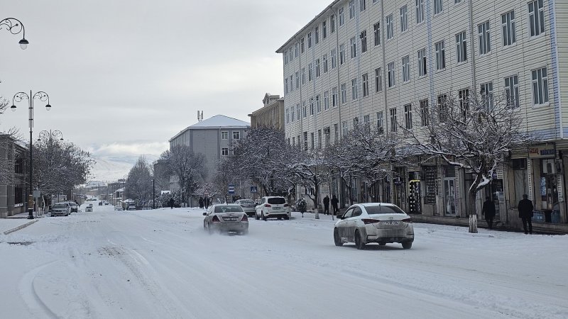 Naxçıvan şəhərinə 6 sm qar yağıb -
