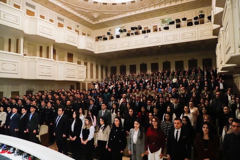 Naxçıvanda Gənclər Günü müsanibətilə bir qrup gənc təltif edilib -