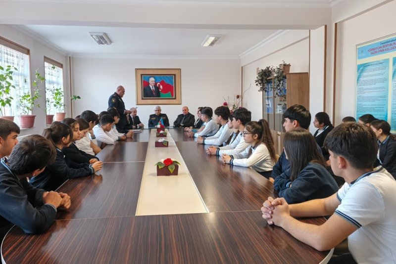 Naxçıvanda məktəblilərlə maarifləndirici tədbirlər davam etdirilir -