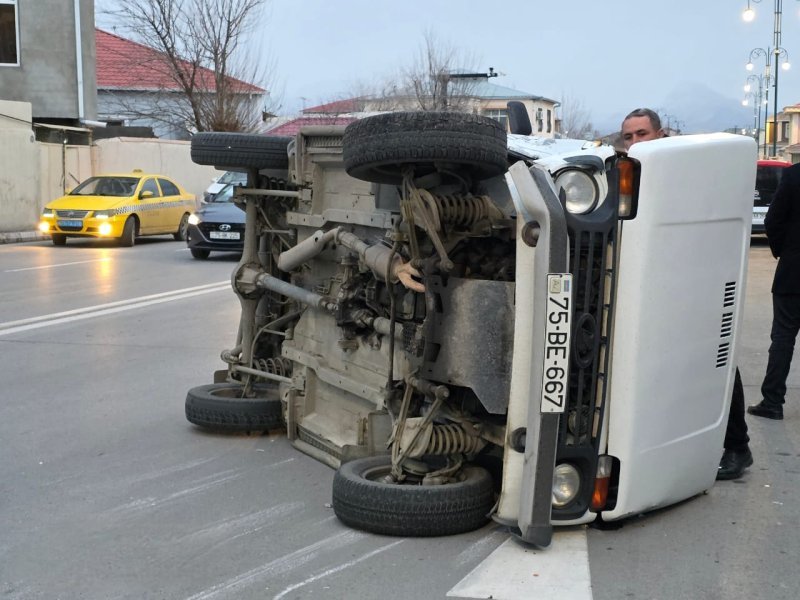 Naxçıvanda yol-nəqliyyat hadisəsi baş verib -