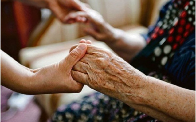 Valideynlərə kömək göstərməkdən qəsdən boyun qaçırma qanunvericiliklə necə tənzimlənir? -