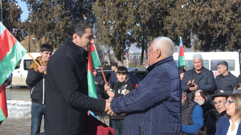 Xankəndiyə köçən keçmiş məcburi köçkünlərə evlərinin açarları təqdim olunub -