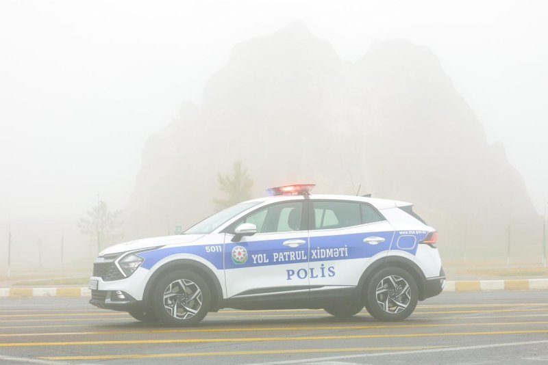 Yol polisi dumanlı hava ilə bağlı sürücülərə xəbərdarlıq etdi