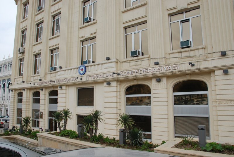 AHİK-in bir neçə əməkdaşı işdən çıxarılıb?