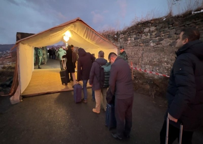 Azərbaycan nümayəndə heyəti dəyirmi masada iştirak etmək üçün Ermənistana gedib