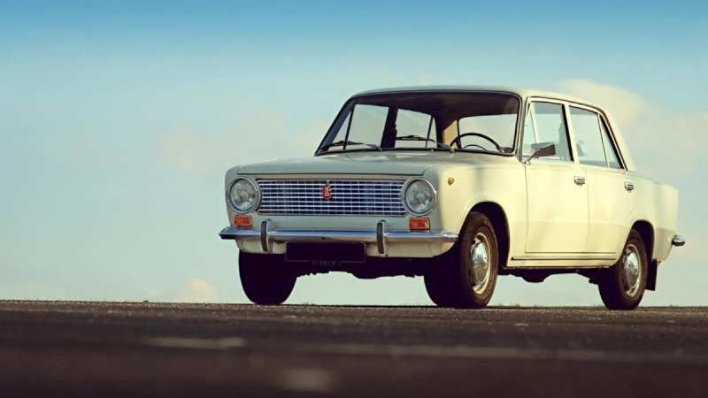 Azərbaycana raritet avtonəqliyyat vasitələrinin idxalı vergidən azad edilib