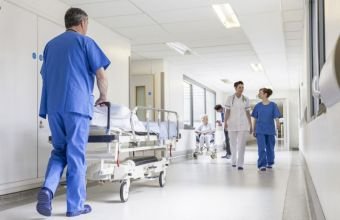 Bakıda liseydə şagirdin güllələdiyi müəllimin son durumu açıqlanıb