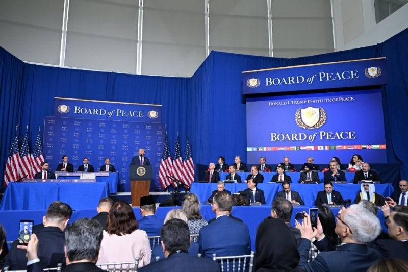 Donald Tramp: Bəziləri elə bilir ki, mənimlə oynamaq olar, amma bu mümkün deyil