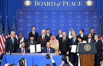 Donald Tramp Sülh Şurasının yekun qətnaməsini imzalayıb