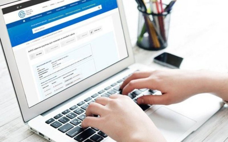 Əmlak Məsələləri Dövlət Xidməti ötən il 3 milyona yaxın elektron xidmət göstərib