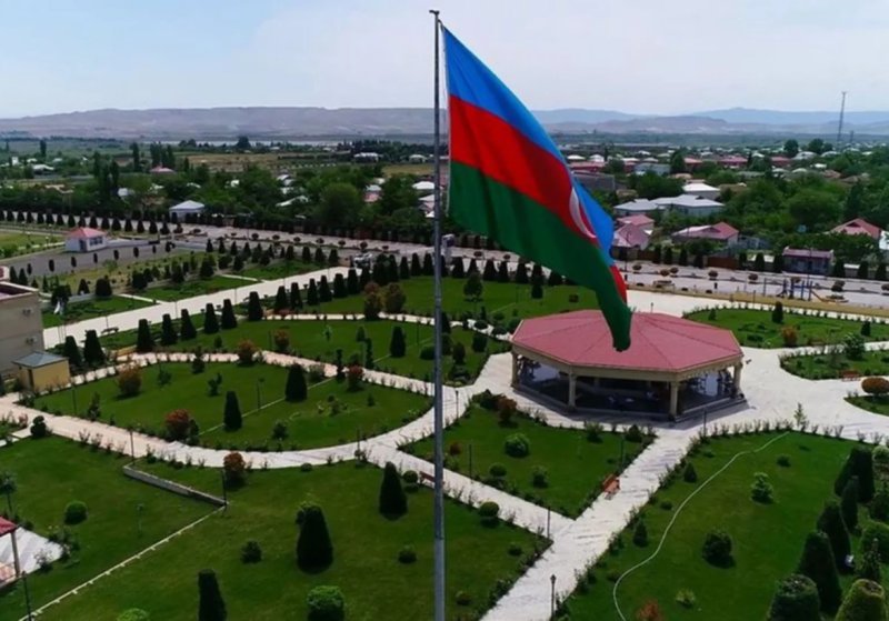 Füzuli şəhərinin mərkəzində 825 ailə məskunlaşıb