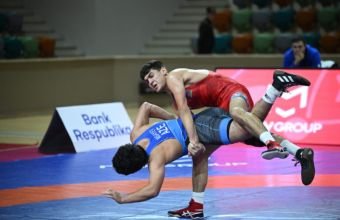 Güləş üzrə Azərbaycan çempionatında ilk finalçılar bəlli olub