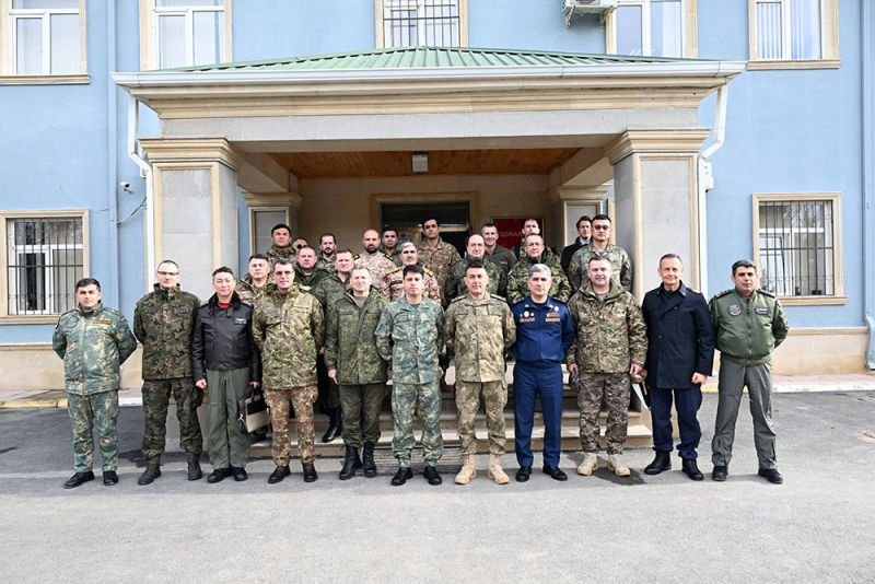 Hərbi attaşelər HHQ-nin hərbi hissəsində olublar -