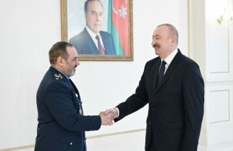 İlham Əliyev İranın müdafiə və silahlı qüvvələrə dəstək nazirini qəbul edib -