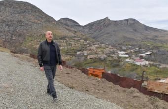 İlham Əliyev Xocalının Xanabad kəndində görülmüş işlərlə tanış olub -