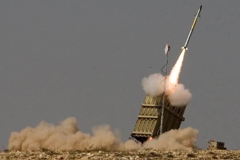 İran Hörmüz boğazının bəzi hissələrini bağlayıb