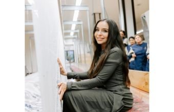 Leyla Əliyeva Şuşa məscidi üçün hazırlanmış dairəvi xalçanın kəsim mərasimində iştirak edib -