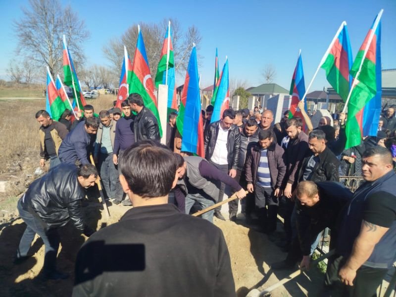 Murovdağ silsiləsində itkin düşən şəhid Hidayət Vəliyev Bərdədə torpağa tapşırılıb