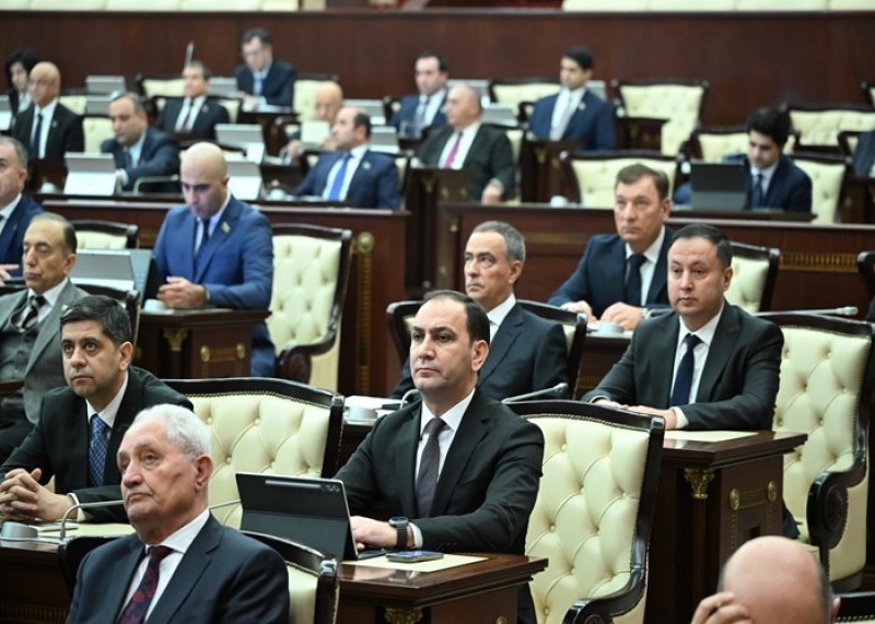 Naxçıvan MR Konstitusiyasına dəyişikliklər II oxunuşda qəbul edildi -