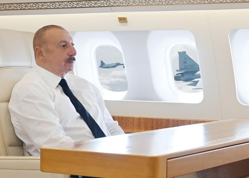Serbiya qırıcıları Prezident İlham Əliyevin təyyarəsini müşayiət edib