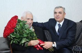 Xalq şairi Nəriman Həsənzadəyə "Heydər Əliyev" ordeni təqdim edilib