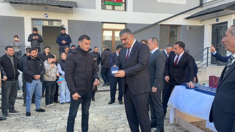 Xocavəndə köçən keçmiş məcburi köçkünlərə evlərinin açarları təqdim olunub -