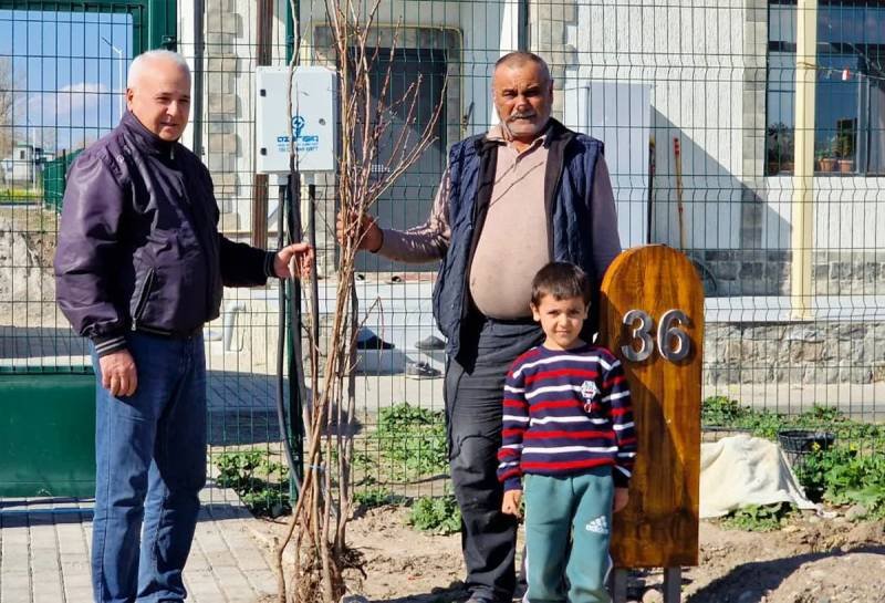 Zəngilan və Cəbrayıla yeni köçən sakinlərə meyvə tingləri paylanılıb