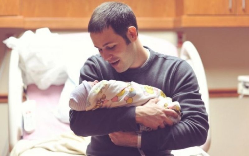 100-dək kişiyə ödənişli atalıq məzuniyyəti verilib