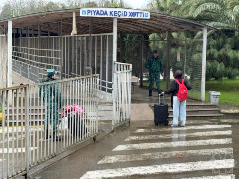 4-ü diplomat olmaqla 17 Azərbaycan vətəndaşı İrandan təxliyə edilib